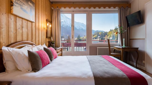 Détail chambre chamet hôtel La Sapinière à Chamonix